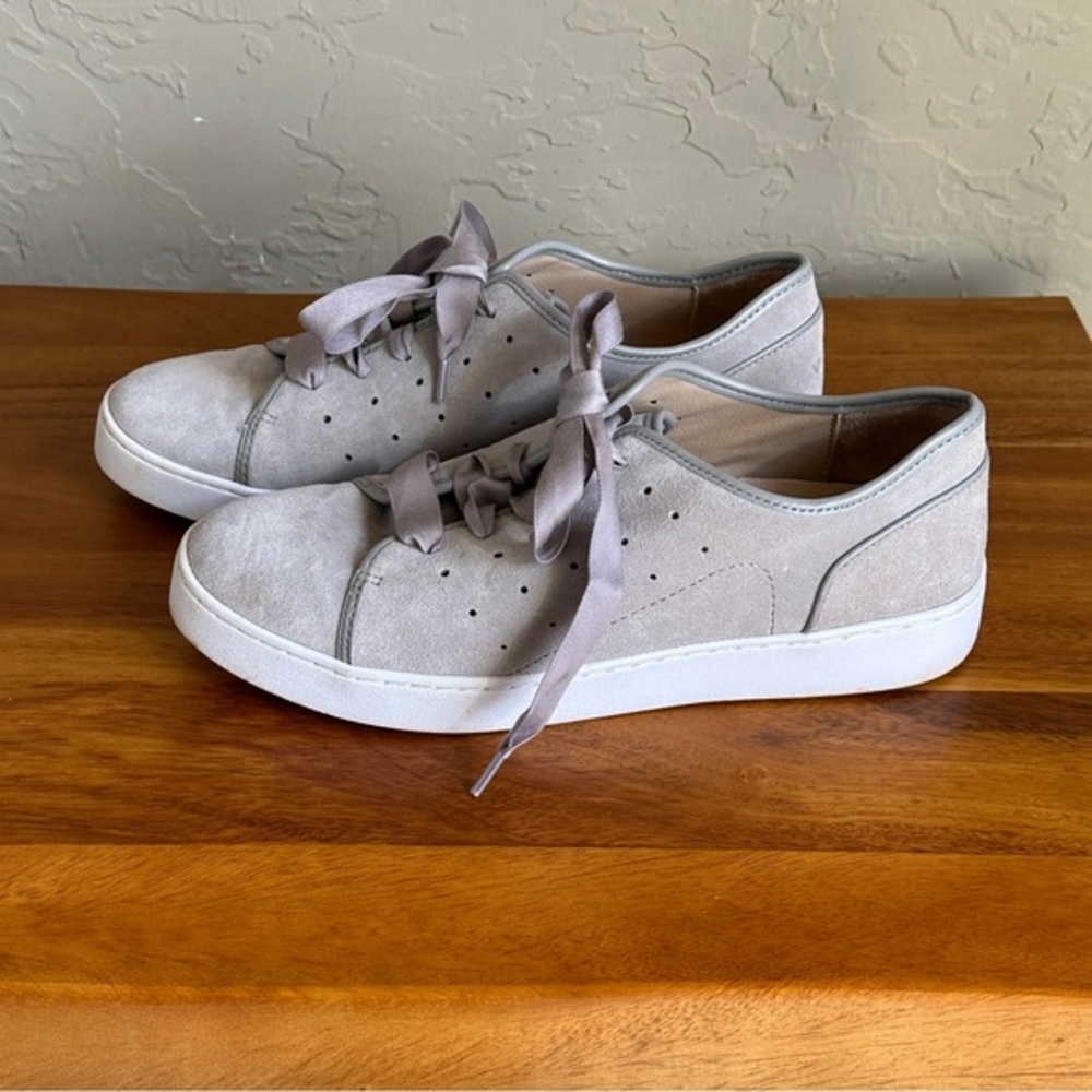 Women's Gray‎ Vionic Suede Casual Sneakers Ribbon laces size 9.5 No insoles